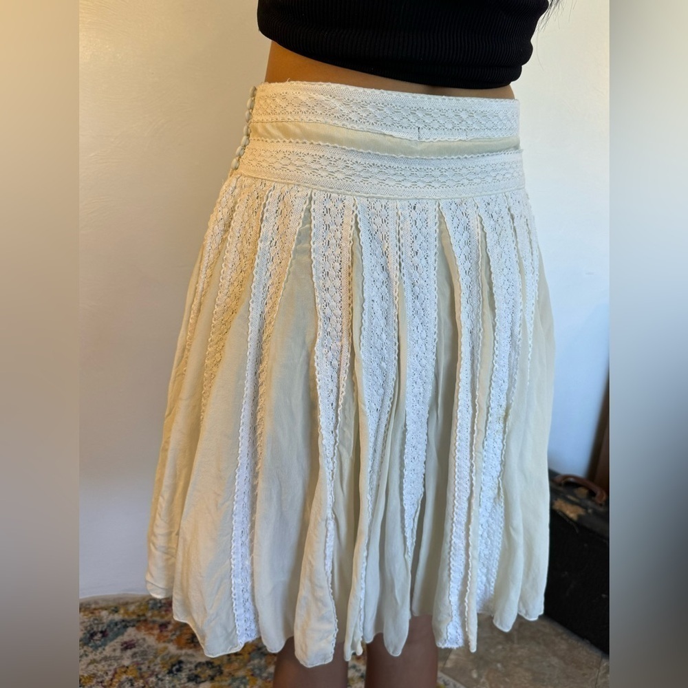 100% silk skirt Designer, off-white wide waist button, detailed with lace shell - Picture 3 of 13